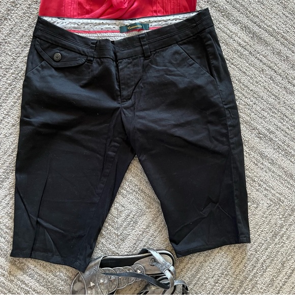 Black Bermuda length pencil shorts - Picture 2 of 7